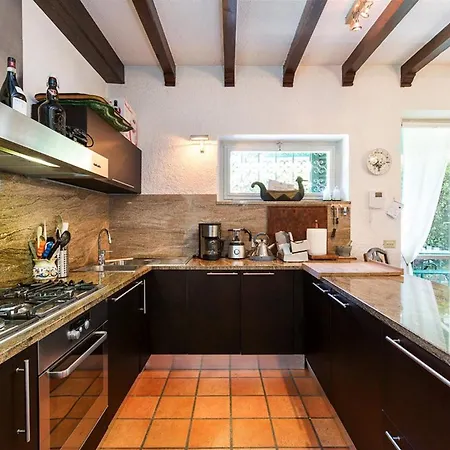 Charming 4 Bedroom With Garden And Pool * Lesa