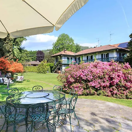 Charming 4 Bedroom With Garden And Pool Lesa