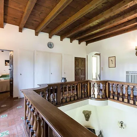 Vila Charming 4 Bedroom With Garden And Pool Lesa