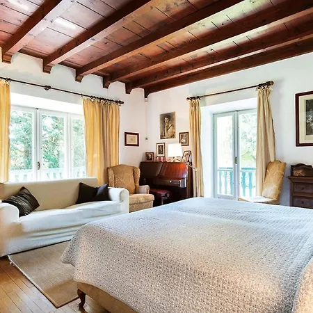 Vila Charming 4 Bedroom With Garden And Pool *