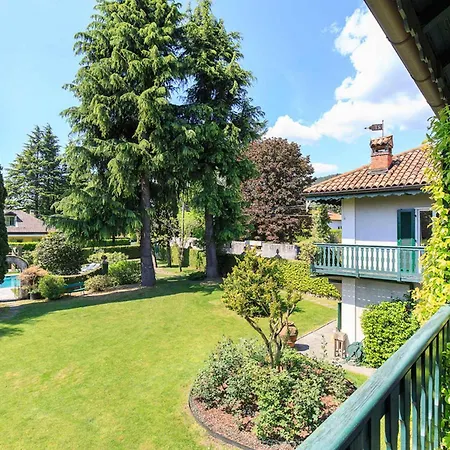 Charming 4 Bedroom With Garden And Pool Lesa