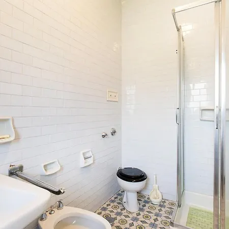 Charming 4 Bedroom With Garden And Pool