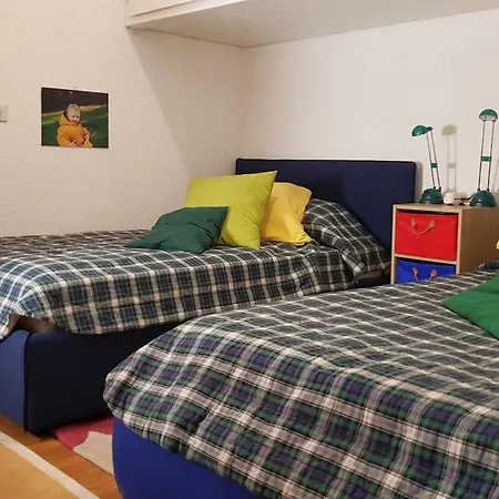 Vila Charming 4 Bedroom With Garden And Pool