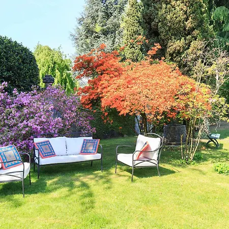 Charming 4 Bedroom With Garden And Pool Vila Lesa